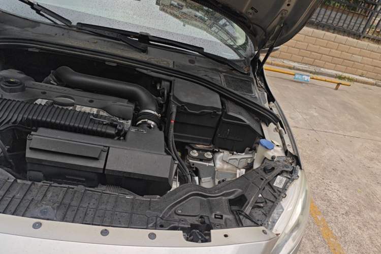 Used Volvo S60 2014 S60L T5 Intelligent Drive Edition Engine Bay Left