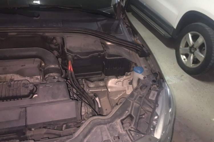 Used Volvo S60 2014 S60L T5 Intelligent Drive Edition Engine Bay Left