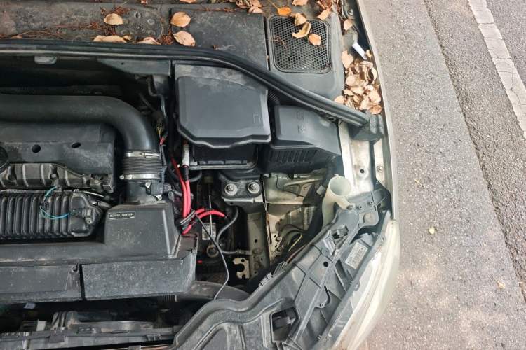 Used Volvo S60 2014 S60L T5 Intelligent Drive Edition Engine Bay Left