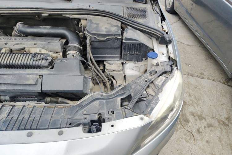 Used Volvo S60 2014 S60L T5 Intelligent Drive Edition Engine Bay Left