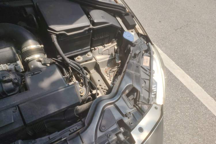 Used Volvo S60 2014 T5 Zhiya Edition Engine Bay Left
