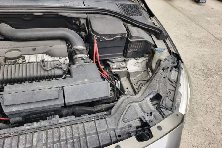 Used Volvo S60 2014 S60L T5 Intelligent Drive Edition Engine Bay Left