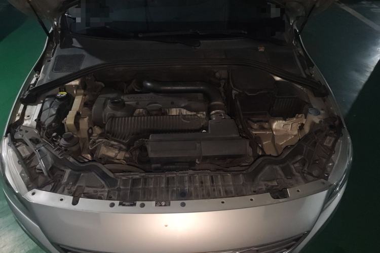Used Volvo S60 2014 S60L 2.0T Zhiyuan Edition Engine Bay