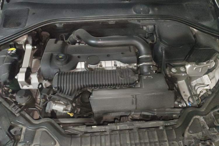 Used Volvo S60 2014 S60L 2.0T Zhiyuan Edition Engine Bay