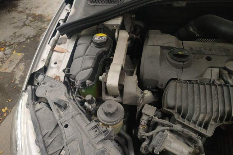 Used Volvo S60 2014 S60L T5 Intelligent Drive Edition Engine Bay Right