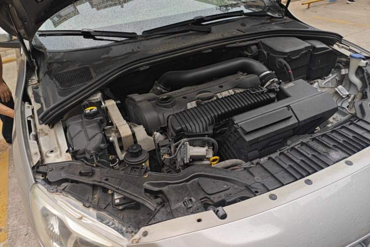 Used Volvo S60 2014 S60L T5 Intelligent Drive Edition Engine Bay Right
