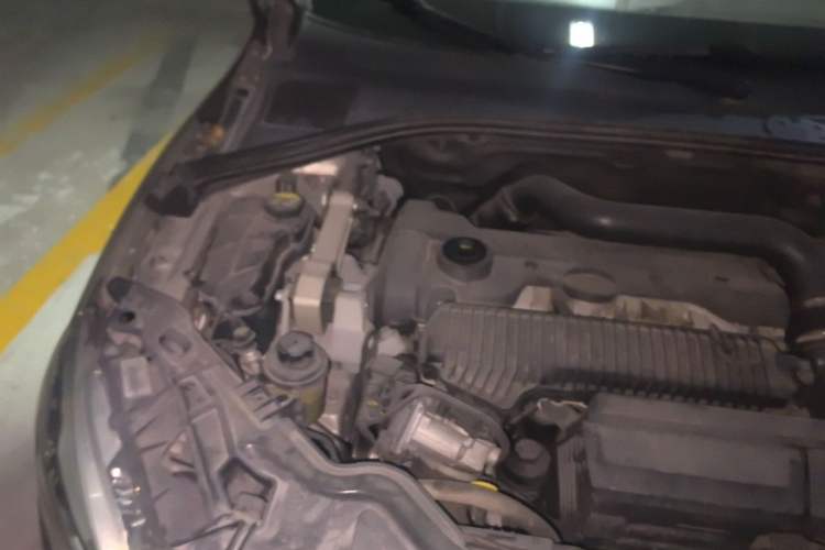 Used Volvo S60 2014 S60L T5 Intelligent Drive Edition Engine Bay Right