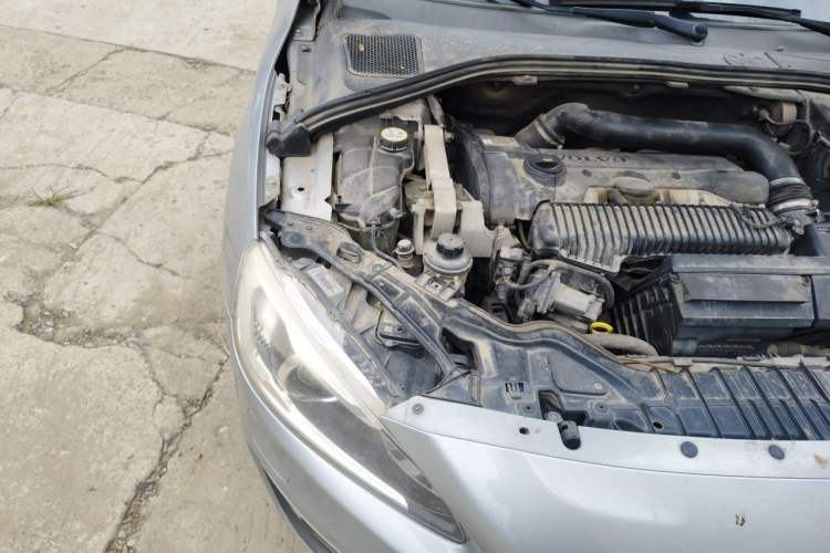 Used Volvo S60 2014 S60L T5 Intelligent Drive Edition Engine Bay Right