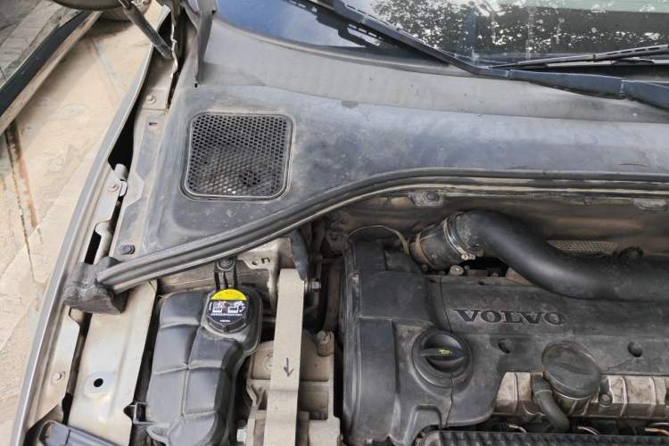 Used Volvo S60 2014 S60L 2.0T Intelligent Upgrade Edition Engine Bay Right