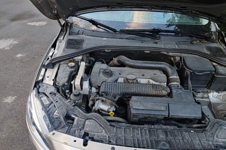 Used Volvo S60 2014 S60L T5 Smart Upgrade Edition Engine Bay Right