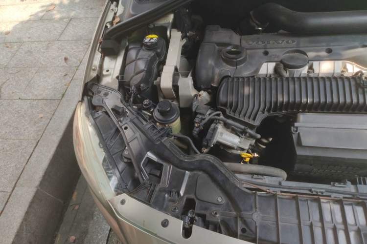 Used Volvo S60 2014 T5 Zhiya Edition Engine Bay Right