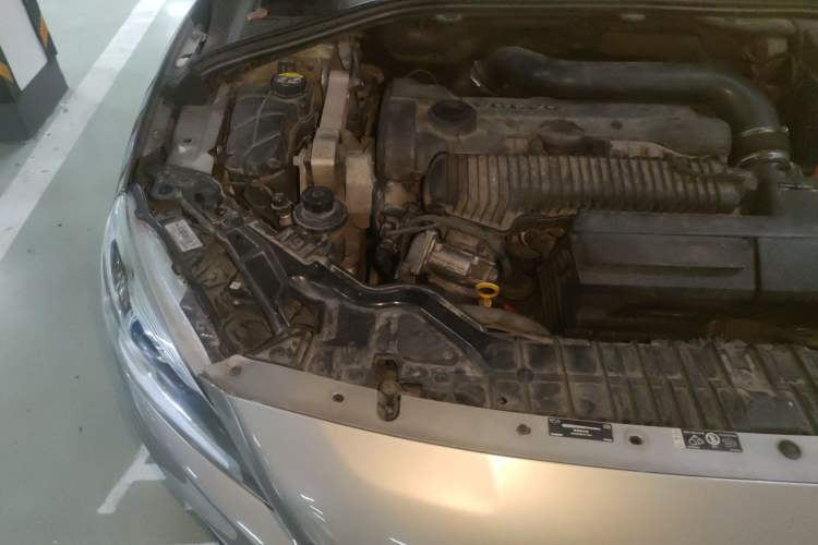 Used Volvo S60 2014 S60L T5 Intelligent Drive Edition Engine Bay Right