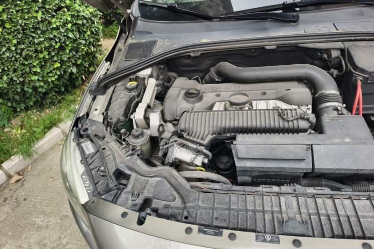 Used Volvo S60 2014 S60L T5 Intelligent Drive Edition Engine Bay Right