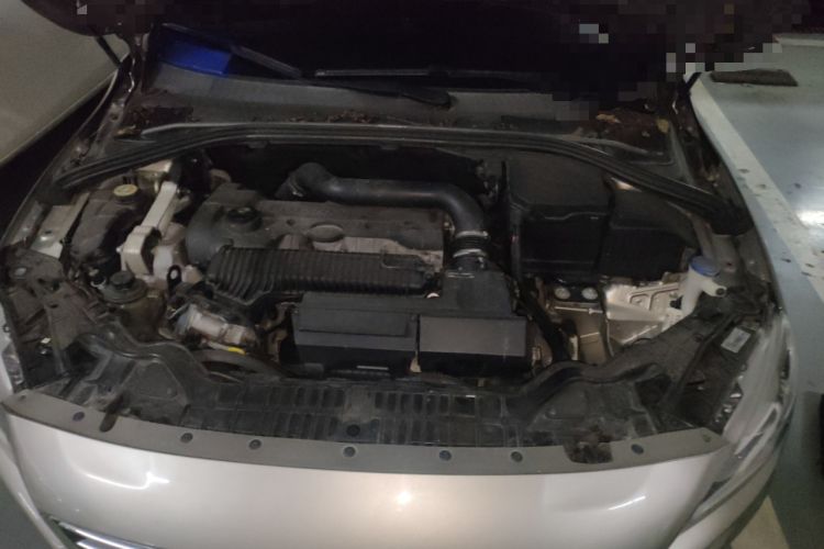 Used Volvo S60 2014 S60L 2.0T Zhiyuan Edition Engine Bay