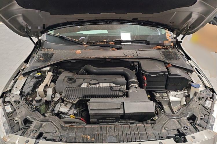 Used Volvo S60 2014 S60L 2.0T Zhiyuan Edition Engine Bay