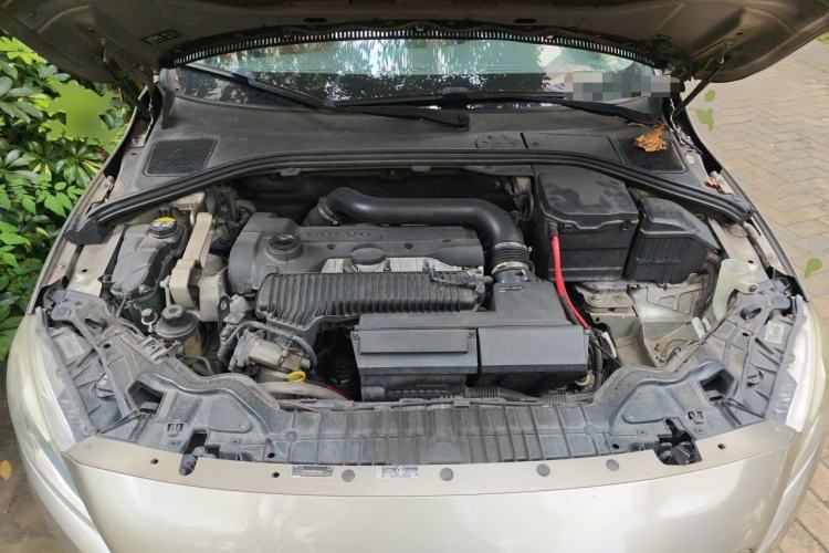 Used Volvo S60 2014 S60L 2.0T Zhiyuan Edition Engine Bay