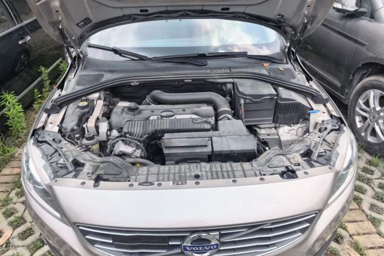 Used Volvo S60 2014 S60L T5 Smart Upgrade Edition Engine Bay