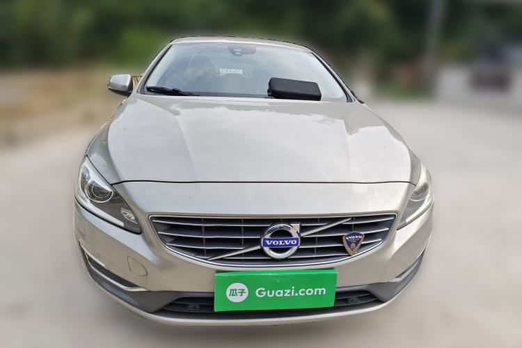 Used Volvo S60 2014 S60L 2.0T Zhiyuan Edition Front