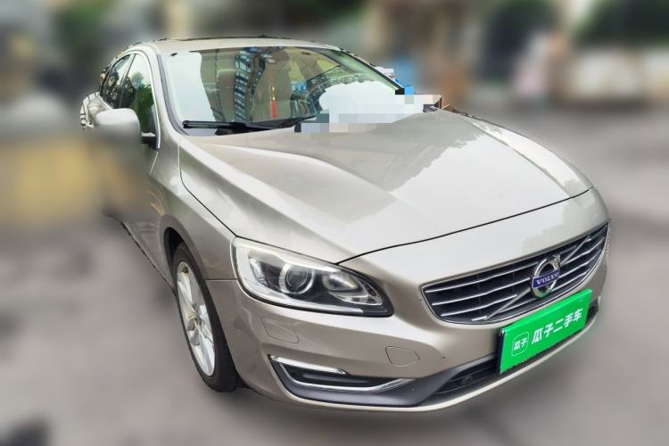 Used Volvo S60 2014 S60L 2.0T Zhiyuan Edition Front Right 45 Deg