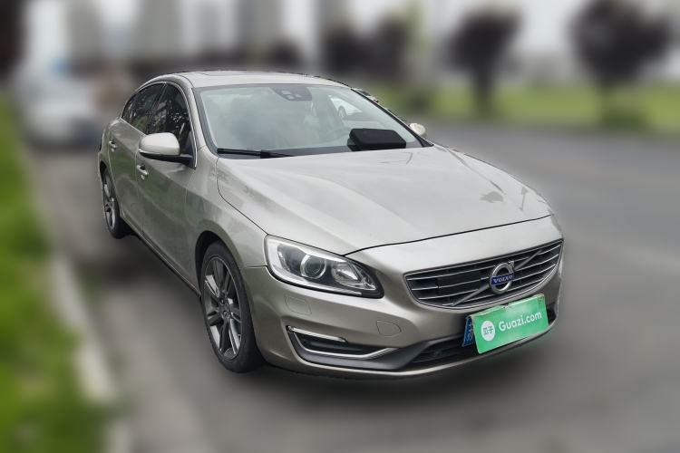 Used Volvo S60 2014 S60L T5 Smart Upgrade Edition Front Right 45 Deg