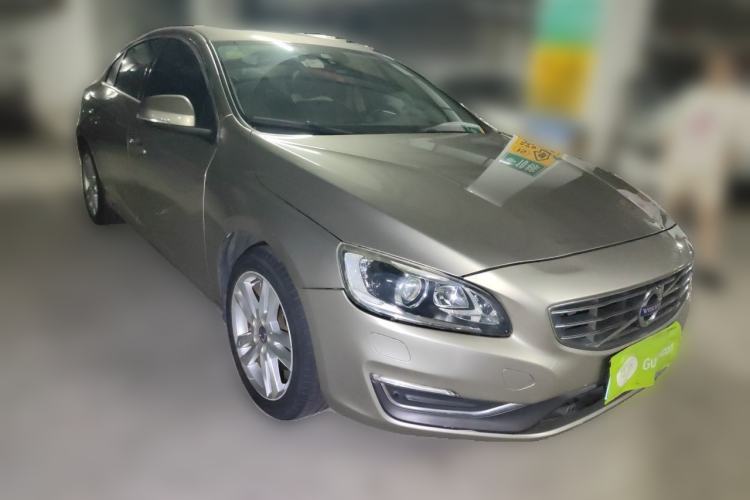 Used Volvo S60 2014 S60L 2.0T Zhiyuan Edition Front Right 45 Deg