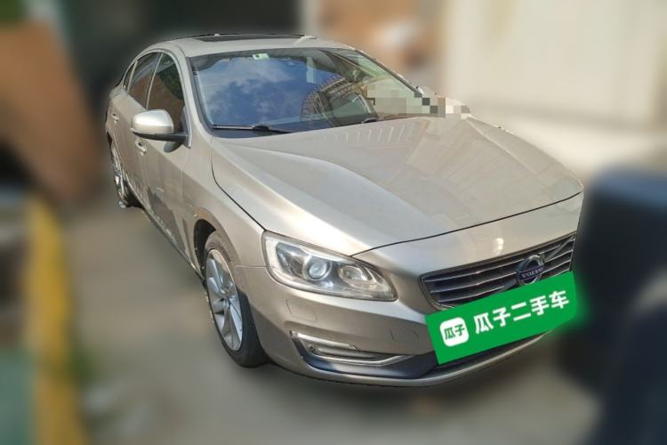 Used Volvo S60 2014 S60L 2.0T Zhiyuan Edition Front Right 45 Deg