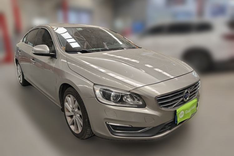 Used Volvo S60 2014 S60L 2.0T Zhiyuan Edition Front Right 45 Deg