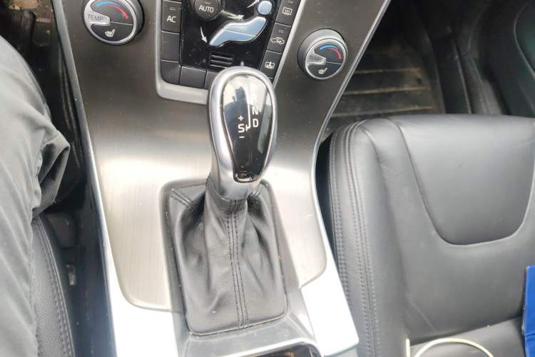 Used Volvo S60 2014 S60L T5 Intelligent Drive Edition Gear Lever