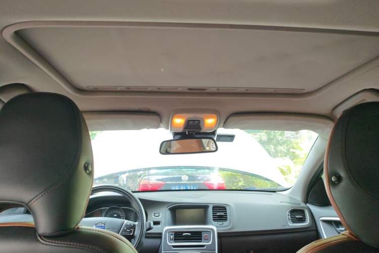 Used Volvo S60 2014 S60L 2.0T Zhiyuan Edition Headliner