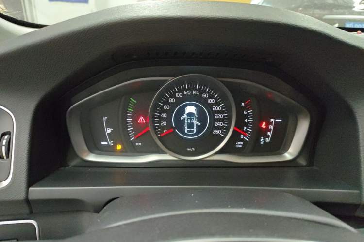 Used Volvo S60 2014 S60L 2.0T Zhiyuan Edition Instrument Cluster