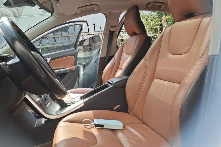 Used Volvo S60 2014 S60L 2.0T Zhiyuan Edition Left Front Seat