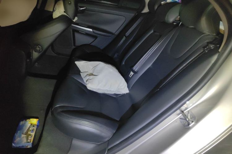 Used Volvo S60 2014 S60L 2.0T Zhiyuan Edition Left Rear Seat