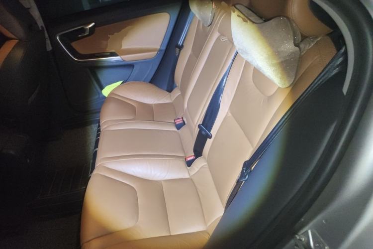 Used Volvo S60 2014 S60L 2.0T Zhiyuan Edition Left Rear Seat