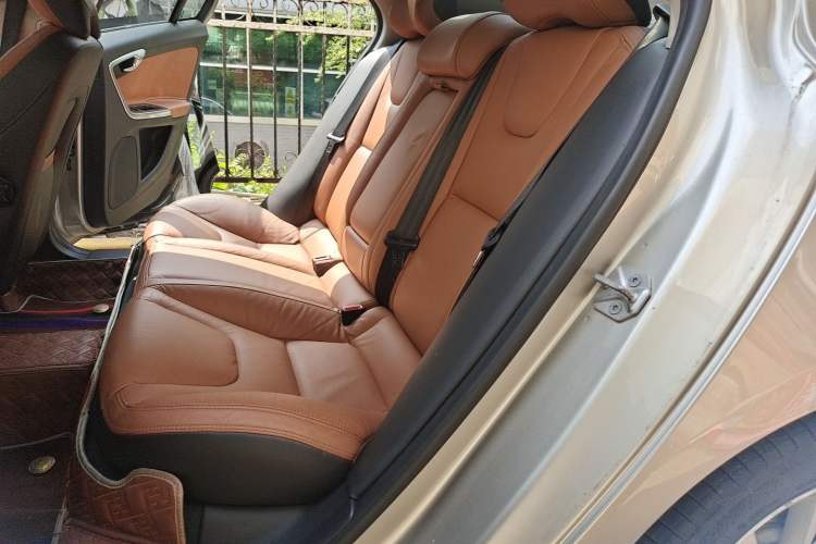 Used Volvo S60 2014 S60L 2.0T Zhiyuan Edition Left Rear Seat