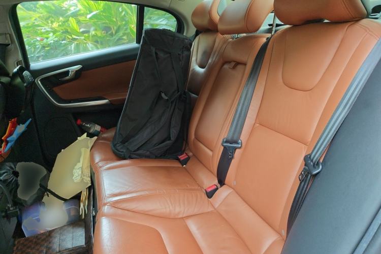 Used Volvo S60 2014 S60L 2.0T Zhiyuan Edition Left Rear Seat