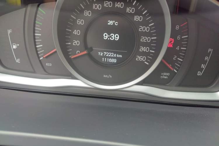 Used Volvo S60 2014 T5 Zhiyi Edition Odometer Close Up