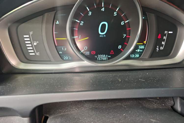 Used Volvo S60 2014 S60L T5 Intelligent Drive Edition Odometer Close Up