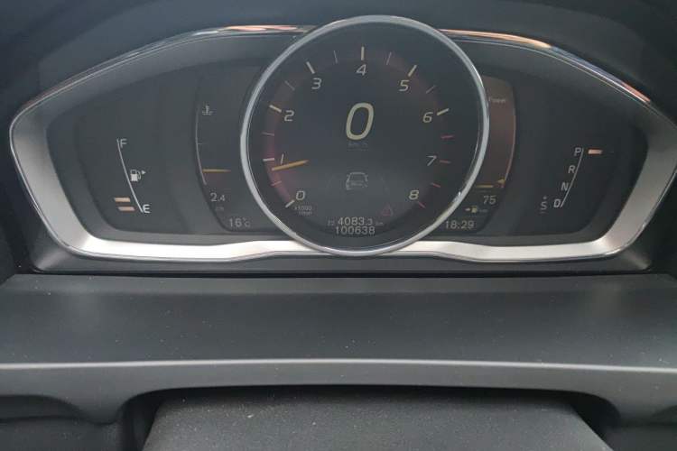 Used Volvo S60 2014 S60L T5 Smart Upgrade Edition Odometer Close Up