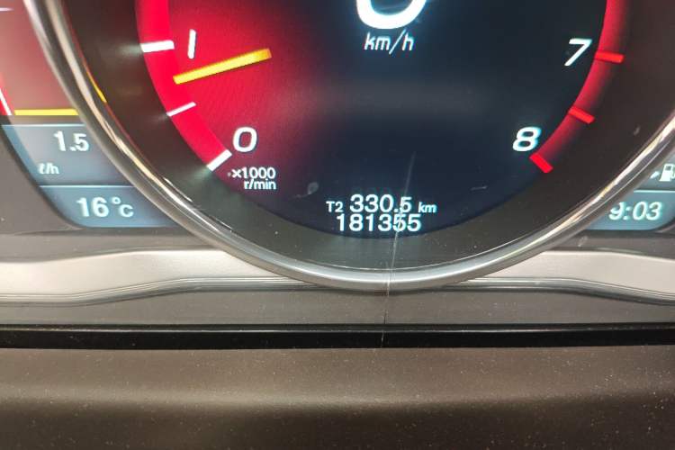 Used Volvo S60 2014 S60L T5 Smart Upgrade Edition Odometer Close Up