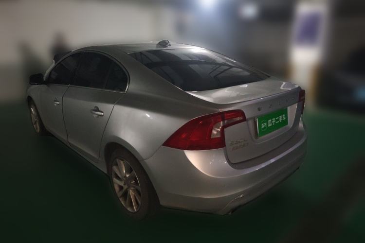 Used Volvo S60 2014 S60L 2.0T Zhiyuan Edition Rear Left 45 Deg