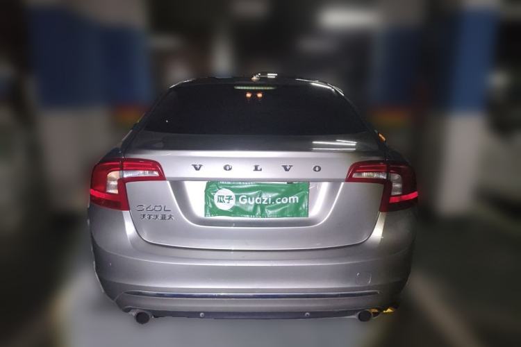 Used Volvo S60 2014 S60L 2.0T Zhiyuan Edition Rear