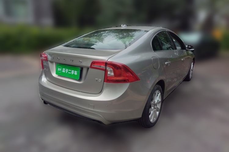 Used Volvo S60 2014 T5 Zhiyi Edition Rear Right 45 Deg