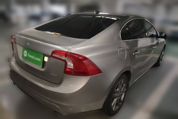 Used Volvo S60 2014 S60L 2.0T Zhiyuan Edition Rear Right 45 Deg