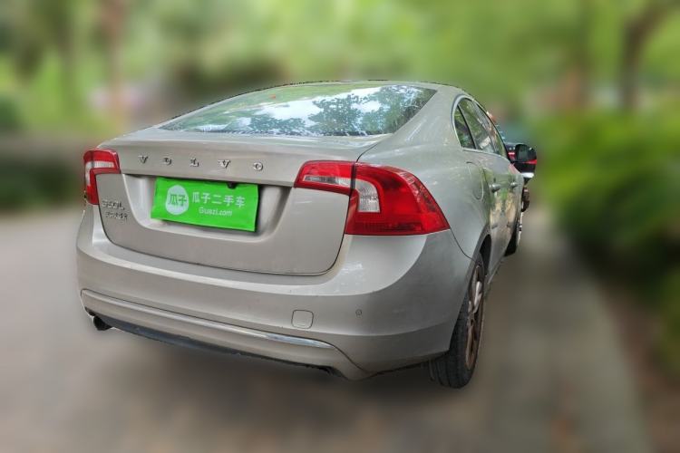 Used Volvo S60 2014 S60L 2.0T Zhiyuan Edition Rear Right 45 Deg