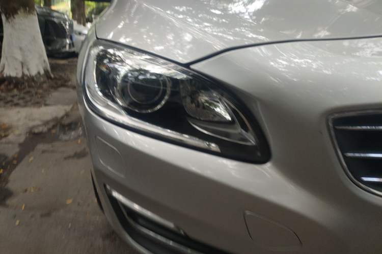 Used Volvo S60 2014 S60L T5 Intelligent Drive Edition Right Front Headlight
