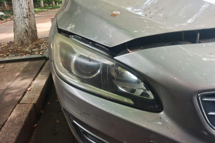 Used Volvo S60 2014 S60L T5 Intelligent Drive Edition Right Front Headlight