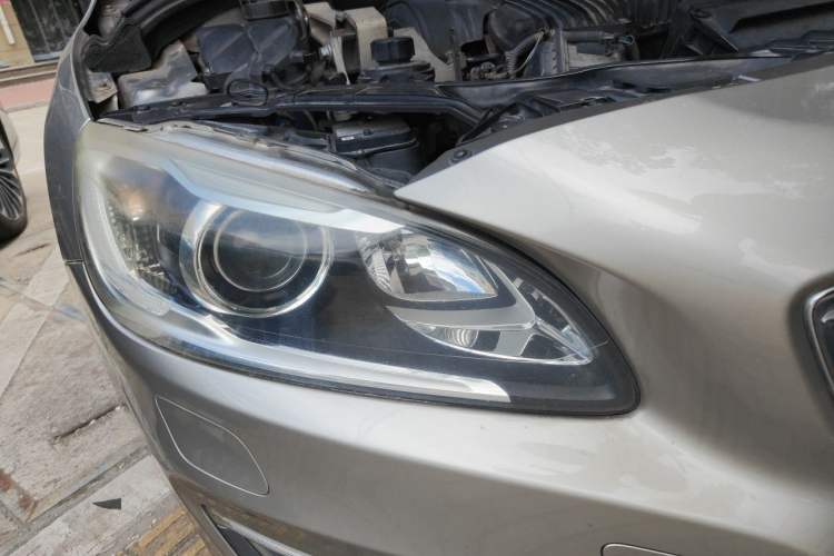 Used Volvo S60 2014 S60L 2.0T Intelligent Upgrade Edition Right Front Headlight