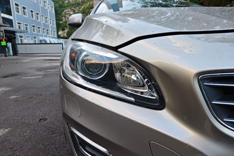 Used Volvo S60 2014 S60L T5 Smart Upgrade Edition Right Front Headlight