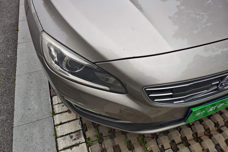 Used Volvo S60 2014 S60L T5 Smart Upgrade Edition Right Front Headlight
