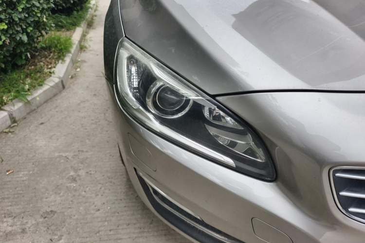 Used Volvo S60 2014 S60L T5 Intelligent Drive Edition Right Front Headlight